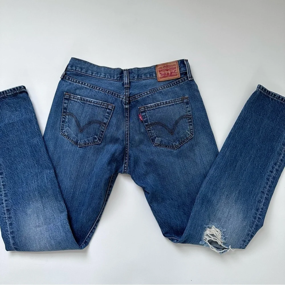 LEVI’S 501 Original Fit Women’s Jeans size 27 32 Salsa Middle - Dark Wash - Picture 4 of 16